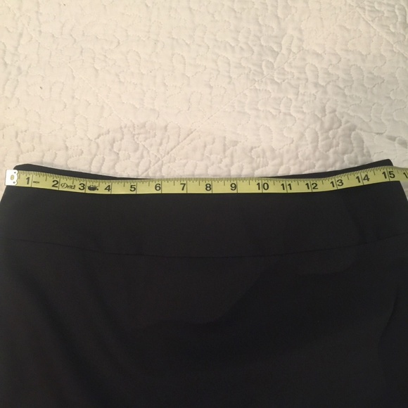 Guess Collection Vintage Black Mini Skirt Size 6 - Picture 5 of 6